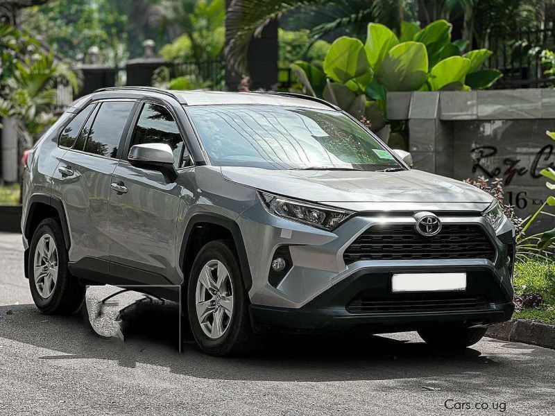 Toyota RAV 4 in Uganda