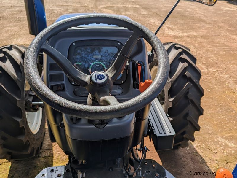 New Holland TT75 4WD in Uganda