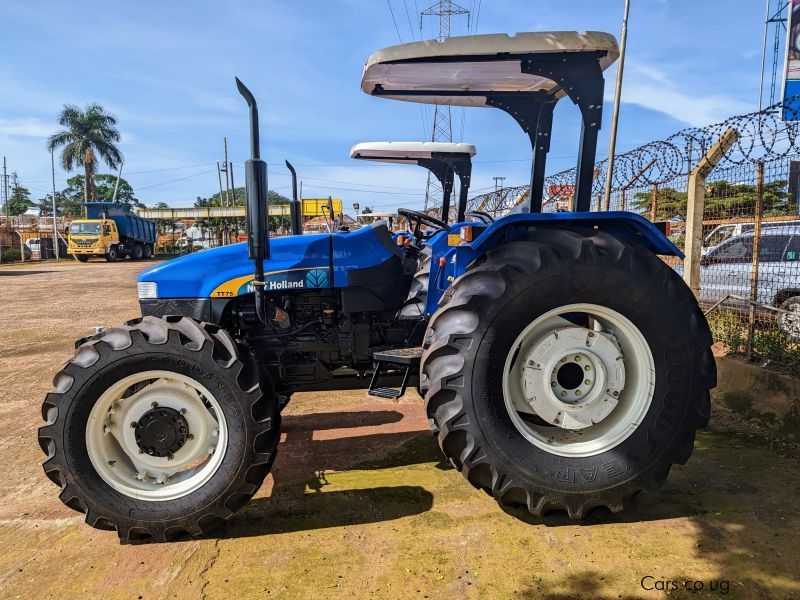 New Holland TT75 4WD in Uganda