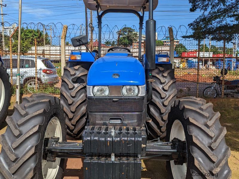 New Holland TT75 4WD in Uganda