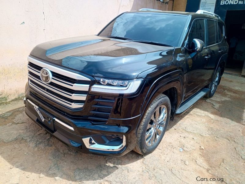 Toyota LAND CRUISER PRADO in Uganda