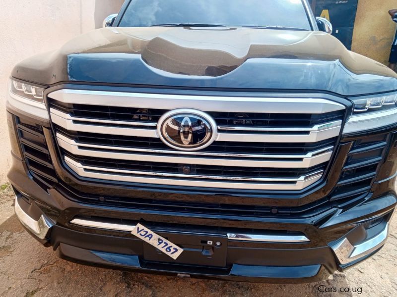 Toyota LAND CRUISER PRADO in Uganda