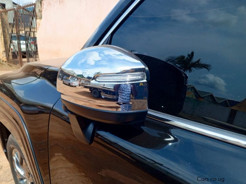 Toyota LAND CRUISER PRADO in Uganda