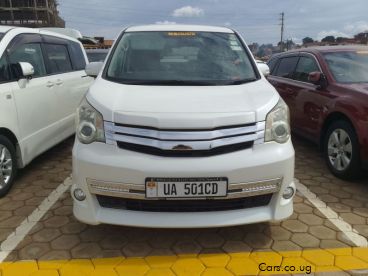 Pre-owned Toyota Noah for sale in 