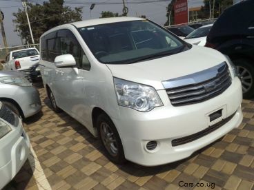 Pre-owned Toyota Noah for sale in 