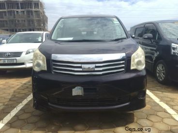 Pre-owned Toyota Noah for sale in 
