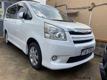 Pre-owned Toyota Noah for sale in 