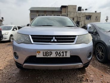 Pre-owned Mitsubishi Outlander for sale in 