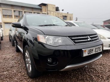 Pre-owned Mitsubishi Outlander for sale in 