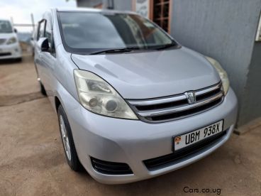 Pre-owned Toyota Isis for sale in 