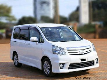 Pre-owned Toyota Noah for sale in 