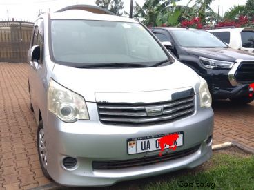 Pre-owned Toyota Noah XL for sale in 