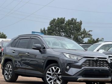 Pre-owned Toyota Rav 4 for sale in 