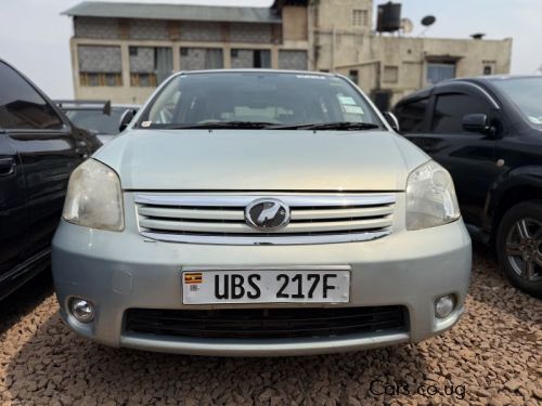 Pre-owned Toyota Raum for sale in 