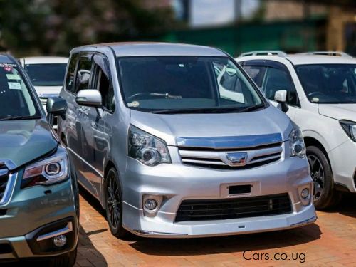 Pre-owned Toyota Noah for sale in 